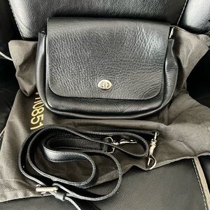 M0851 Chic Black Leather Crossbody Bag